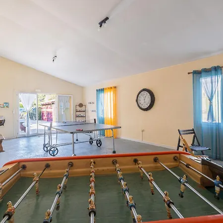 بيت للعطل Le 874 *